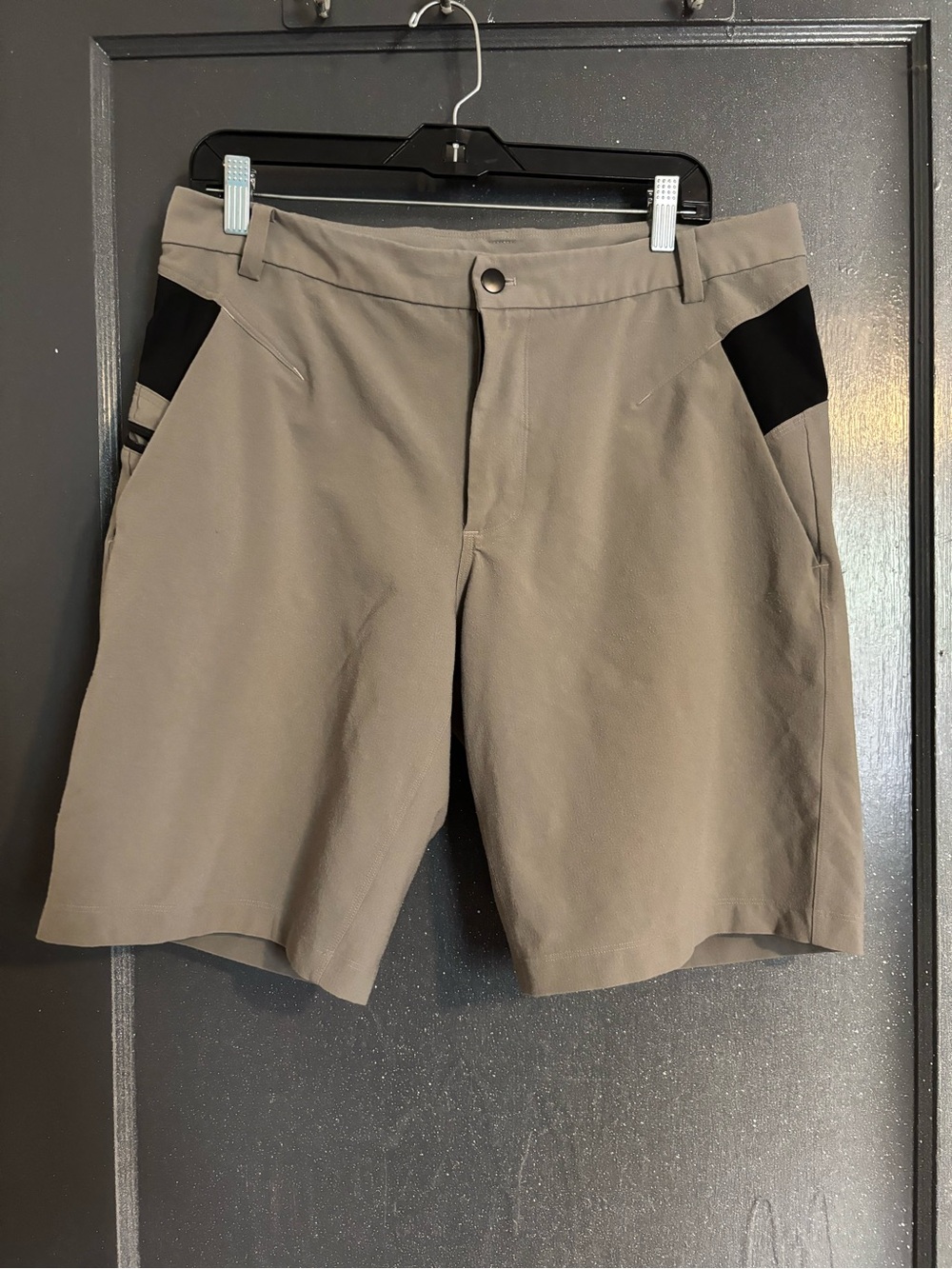 lululemon athletica Men's Khaki Shorts with Black Pocket Accents